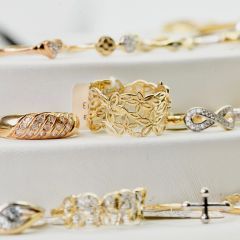 Złote pierścionki - różne wzory